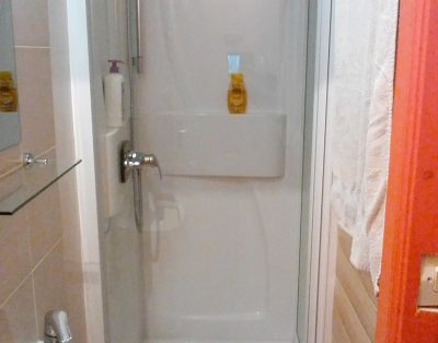 Suite priv. chez l’habitant (ch+sdb+kitch.)