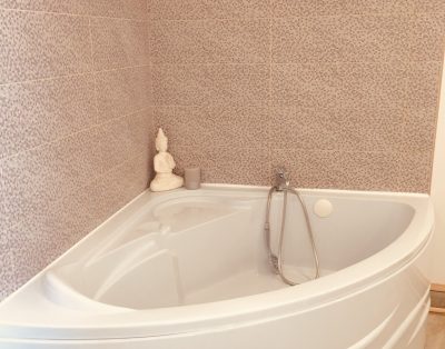 Gîte avec piscine pour 2 en amoureux dans le 04