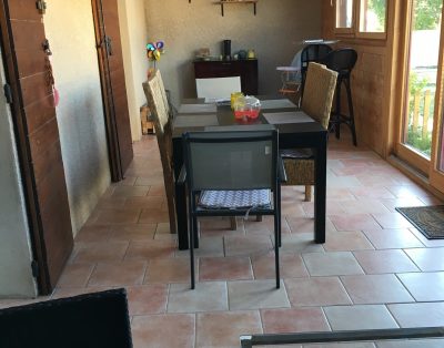 Gîte avec piscine pour 6 personnes dans le 04