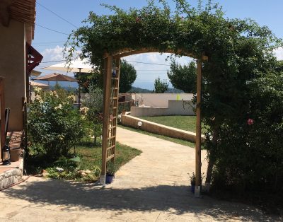 Gîte les Cedres avec piscine, pour 4en famille