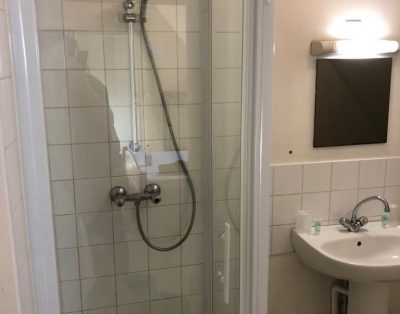 Chambre indépendante mansardée