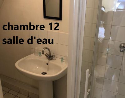 Chambre indépendante mansardée